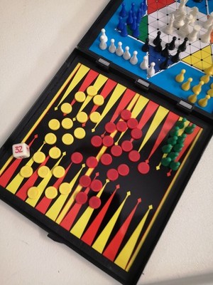 Magnetspiel Verschiedene Brettspiele Box mit 4 Spielflächen		gebraucht Aufklappb
