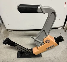 BOSTITCH BTFP12569 Pneumatic Flooring Stapler / Nailer