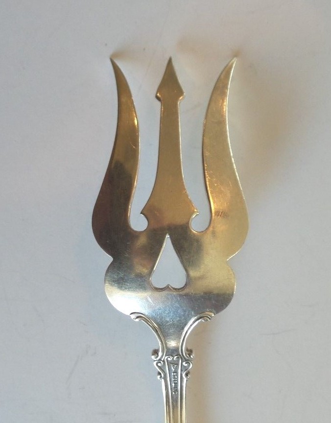 MECHANICS SILVER CO. STERLING SILVER LETTUCE FORK, "ALTAIR" PATTERN, 45 grams