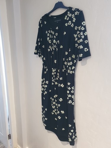 PRETTY BETTY JACKSON BLACK FLORAL LINED DRESS SIZE 14 YELLOW FLOWERS - Picture 2 of 11
