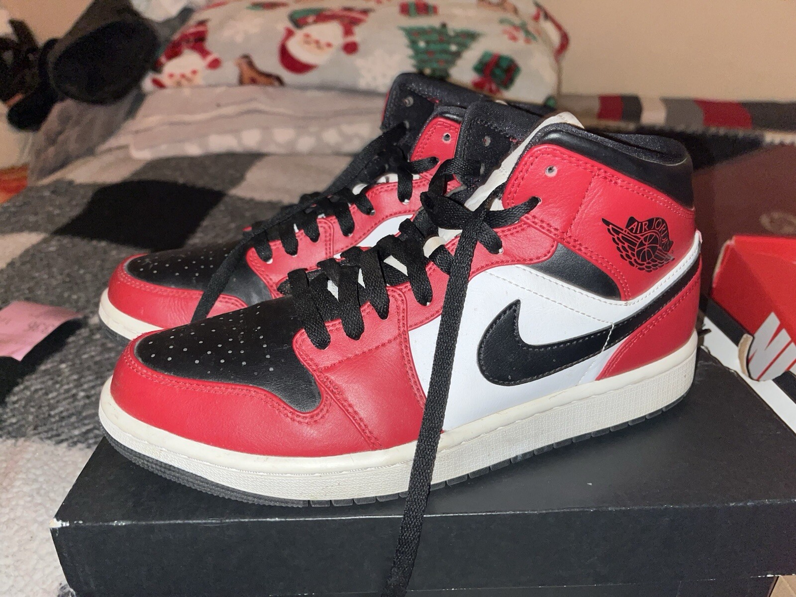 black toe chicago mids Size 9