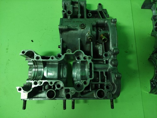 KAWASAKI KR 1 250 KR1S KR-1S ENGINE CASE CRANK CASE - Picture 8 of 12