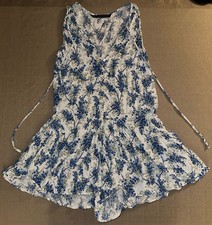 Zara Trafaluc Women  s Medium M Romper Blue White Floral Pockets Button Front
