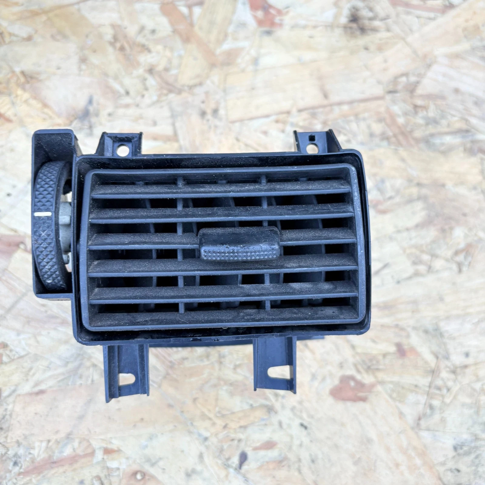 Ford Tourneo Connect centre right dashboard air vent 2T1H19C681AC