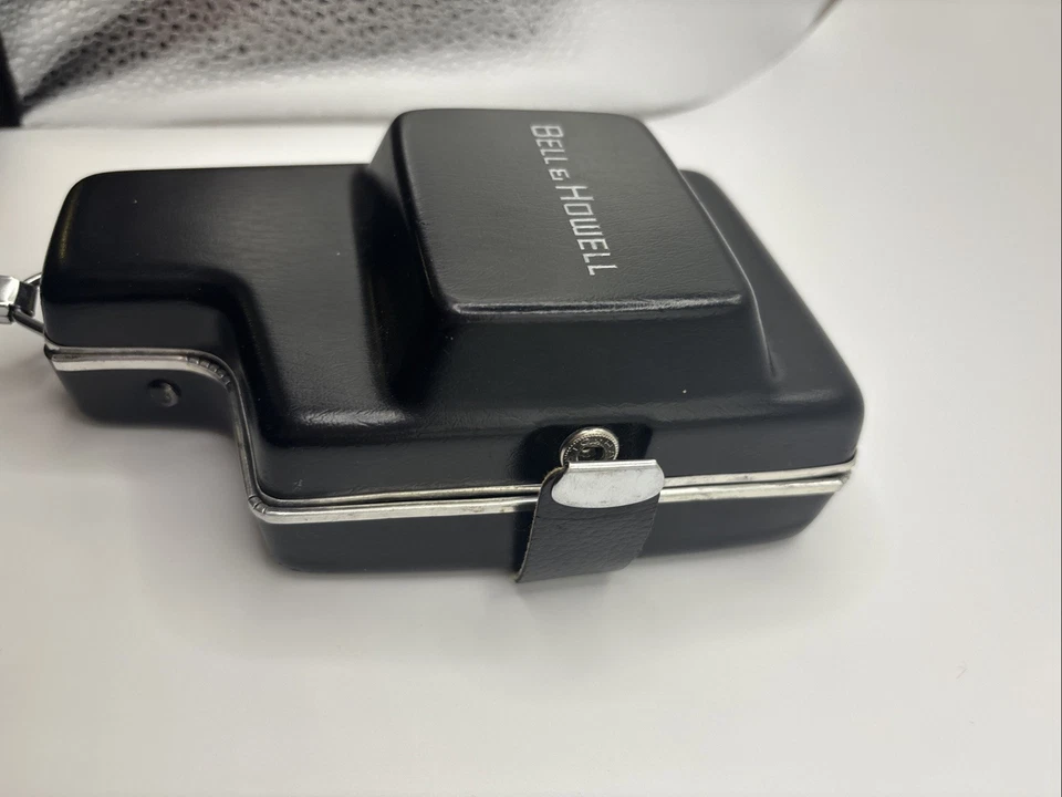 Bell and Howell Dial 35 35mm Half Frame Film Camera w/28mm Lens Excellent Shape - Image 3 of 4