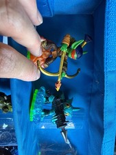 Carrying case with skylander figures bundle Giants in lot of 32