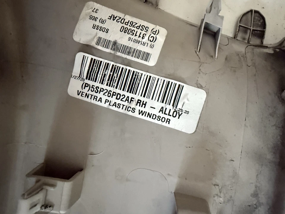 2020-2024 CHRYSLER VOYAGER ЗАДНЯЯ ПРАВАЯ C СТОЙКА ПОТЕРТОСТИ ПЛАСТИНА ОТДЕЛКА OEM 5SP26PD2AF - Изображение 3 из 3