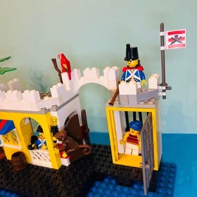LEGO 6267 Lagoon Lock-Up Pirates Imperial Soldiers 1992
