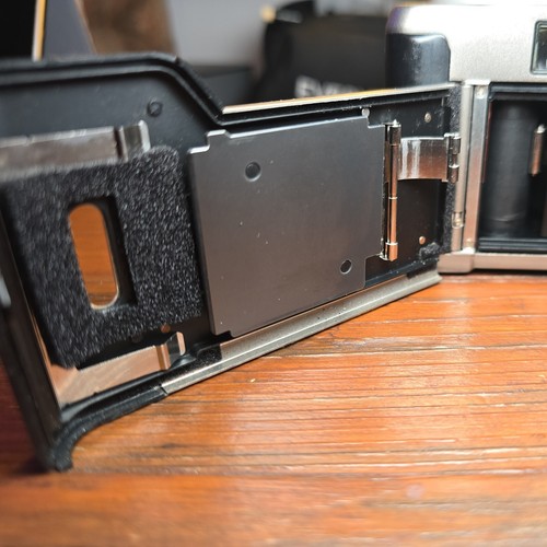 Contax TVS professional 35mm Point and Shoot Film Camera - Parts/repair - Picture 7 of 12