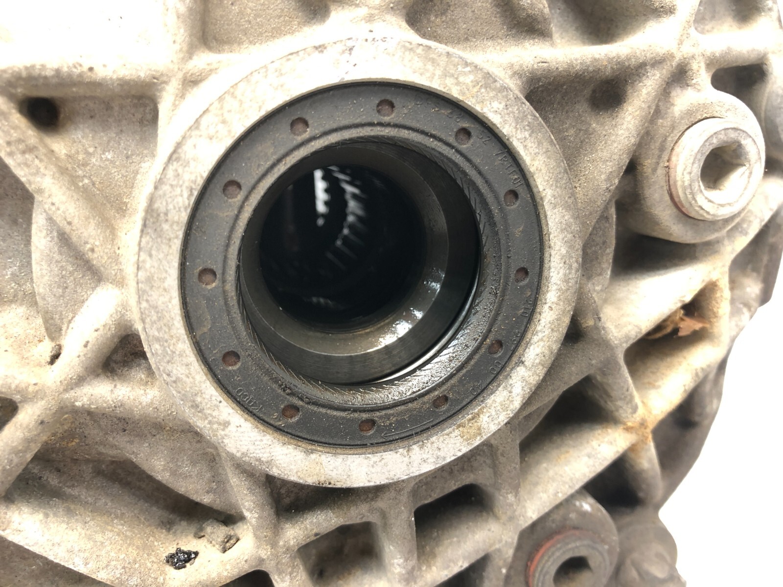 2014-2019 MASERATI GHIBLI SQ4 AWD FRONT DIFFERENTIAL AXLE CARRIER OEM.