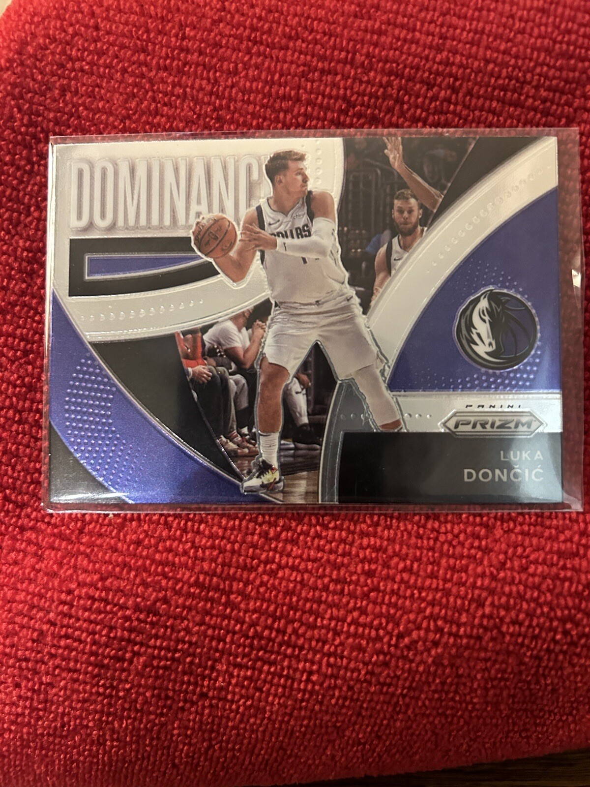 Luka Doncic -2021-22 Panini Prizm Dominance Insert #10  Dallas Mavericks