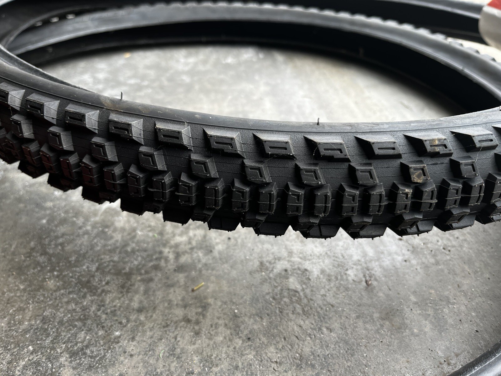 flak jacket bike tires