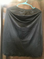Vintage Fortune Black Slip 100 Antron III Nylon Large Made in USA