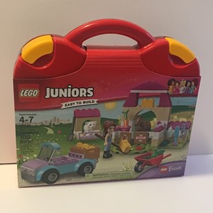 lego junior mia's farm