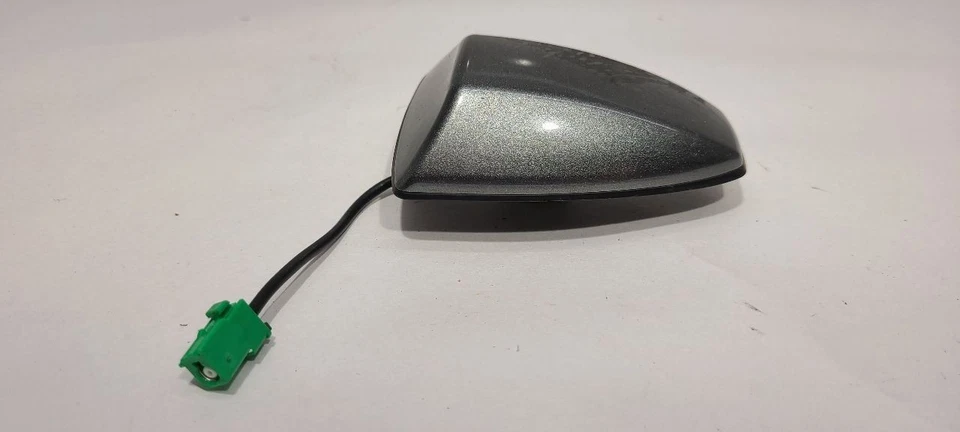 ANTENA MONTADA EN TECHO NISSAN ALTIMA 2014-2021 Foto 2 de 4