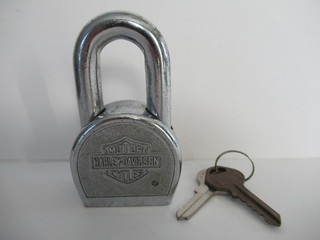 Harley Davidson Limited Edition Vintage Padlock #220 with 2 Keys "Free Shipping"