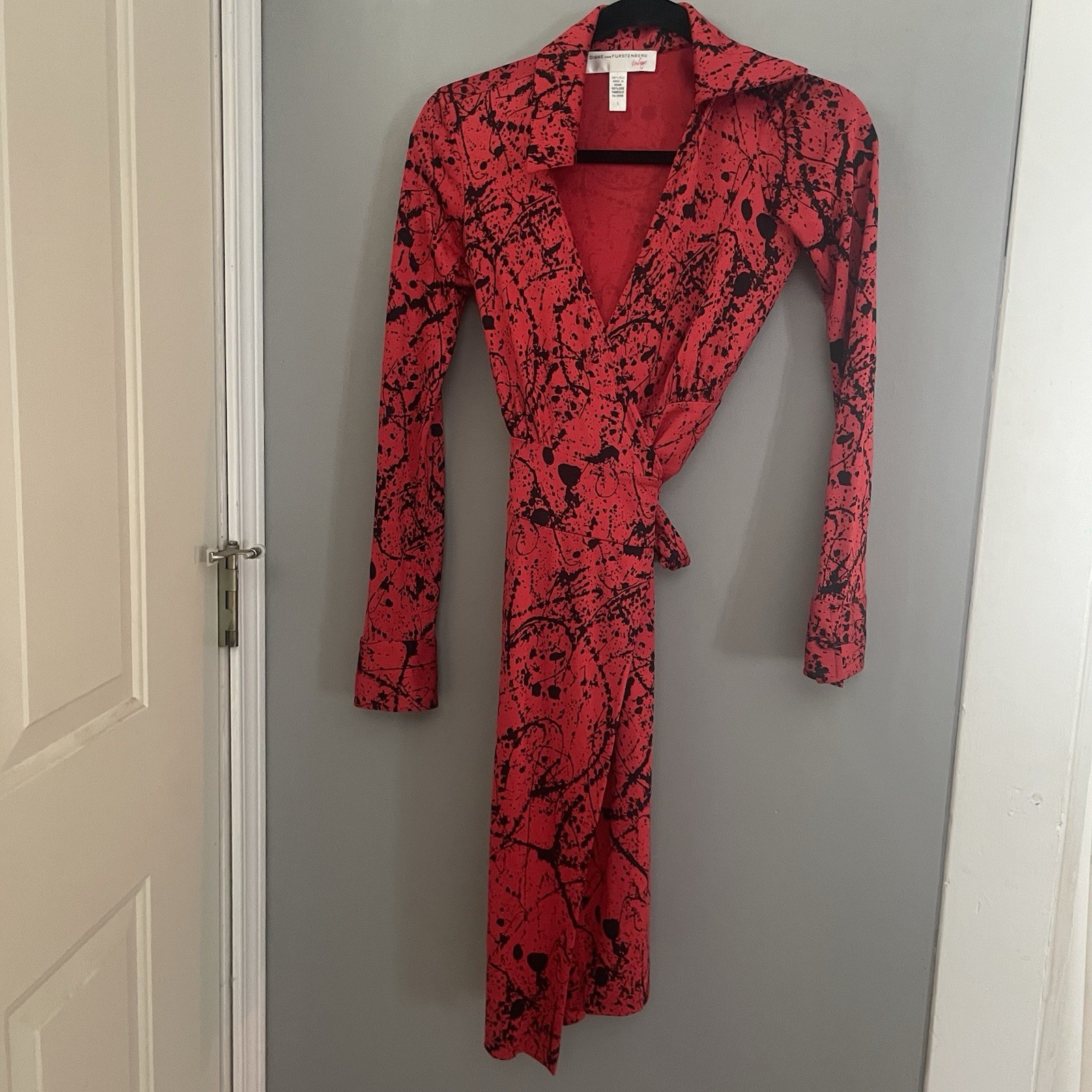 Vintage Diane Von Furstenberg - Red & Black Splatter Print Silk Wrap Dress Sz 0