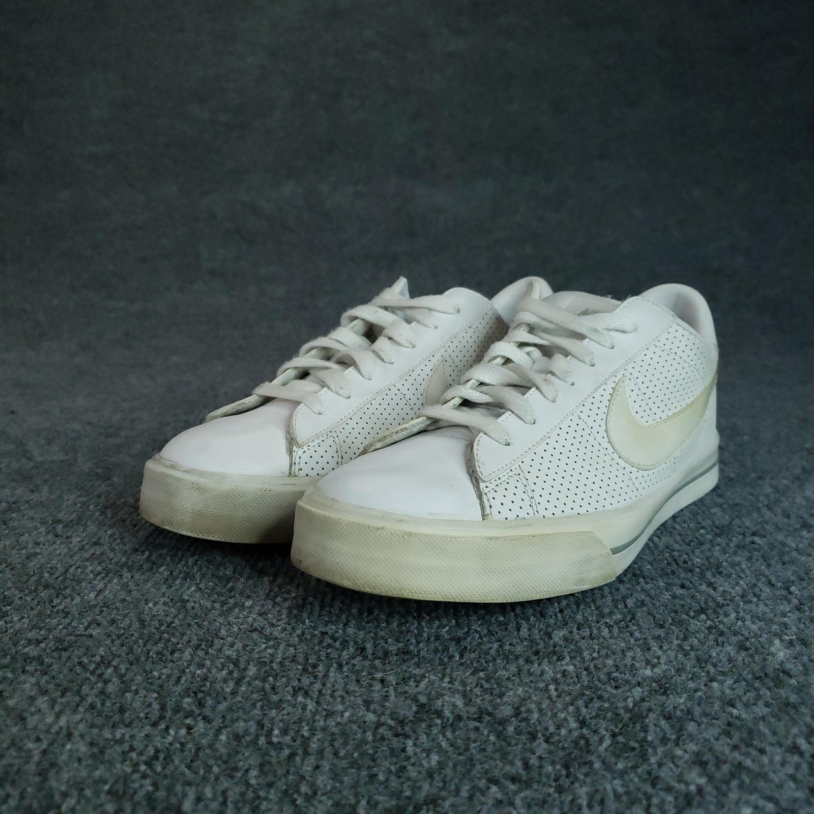 Nike Sweet Classic Shoes Womens Size 10 White Casual Sneakers 354496-111 thumbnail 13