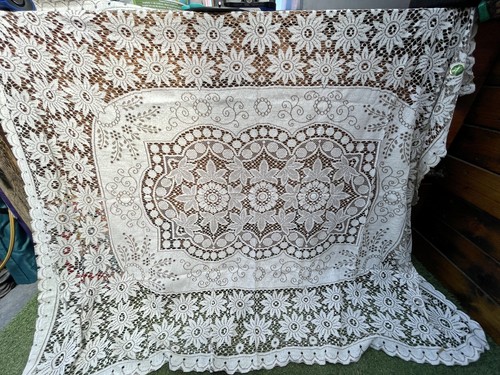 🌸 Vintage Nottingham Lace Tablecloth | Handcrafted Floral Design | 160x120cm 🌸