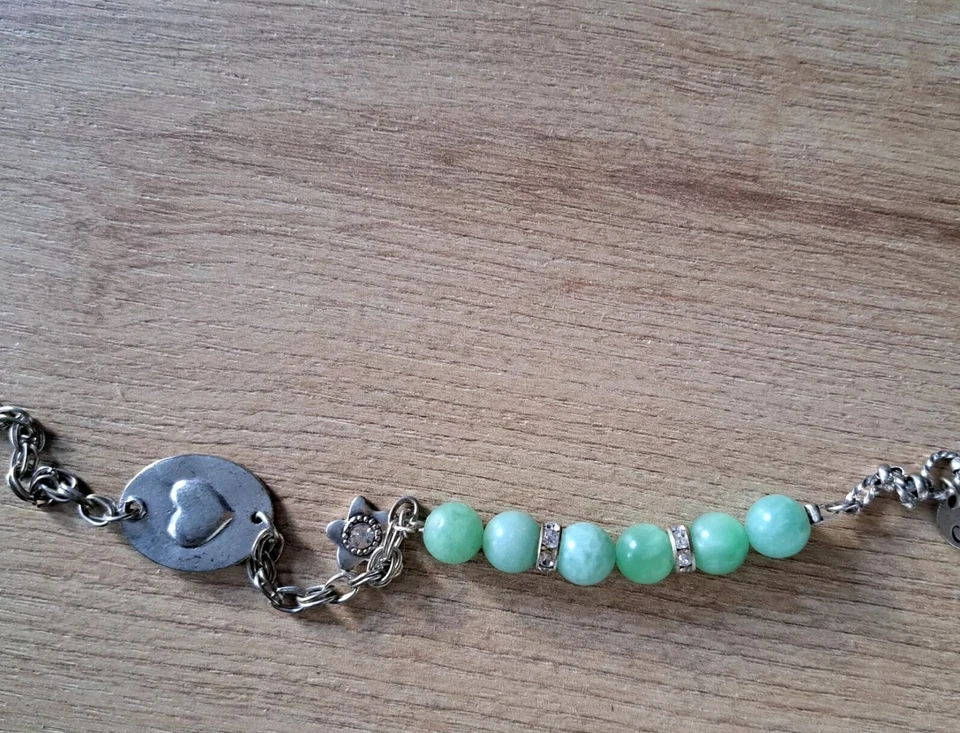 Modeschmuckkette mit grünen Steinen - Bild 3 von 4