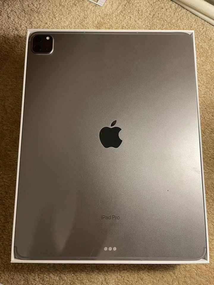 ipad pro 12.9 6th generation 128Gb Wifi + Cellular With Apple Pencil 2nd Gen - Image 3 of 4