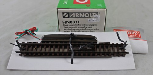 Arnold HN 8031 Elektrisches Entkupplungsgleis "NEU" mit OVP | Zustand: Neu