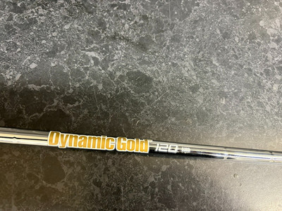NEU Dynamic Gold 120 S200 STEIF FLEX 6 EISENSCHAFT - 38,50'' .355'' KEGELSPITZE
