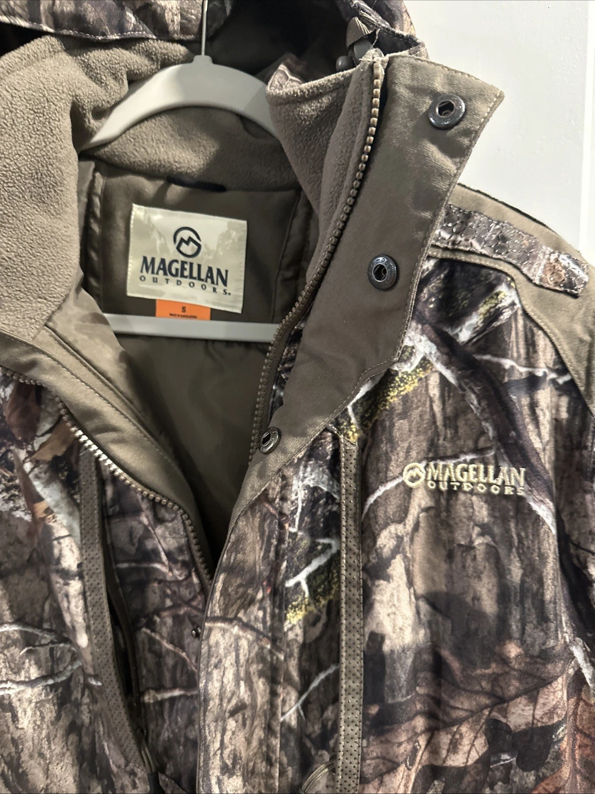 Magellan Cameo Jacket Size Small For Men. - product detail image 2