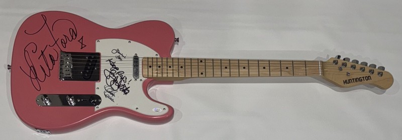 THE RUNAWAYS SIGNED GUITAR JOAN JETT LITA FORD CHERIE CURRIE JACKIE FOX JSA LOA