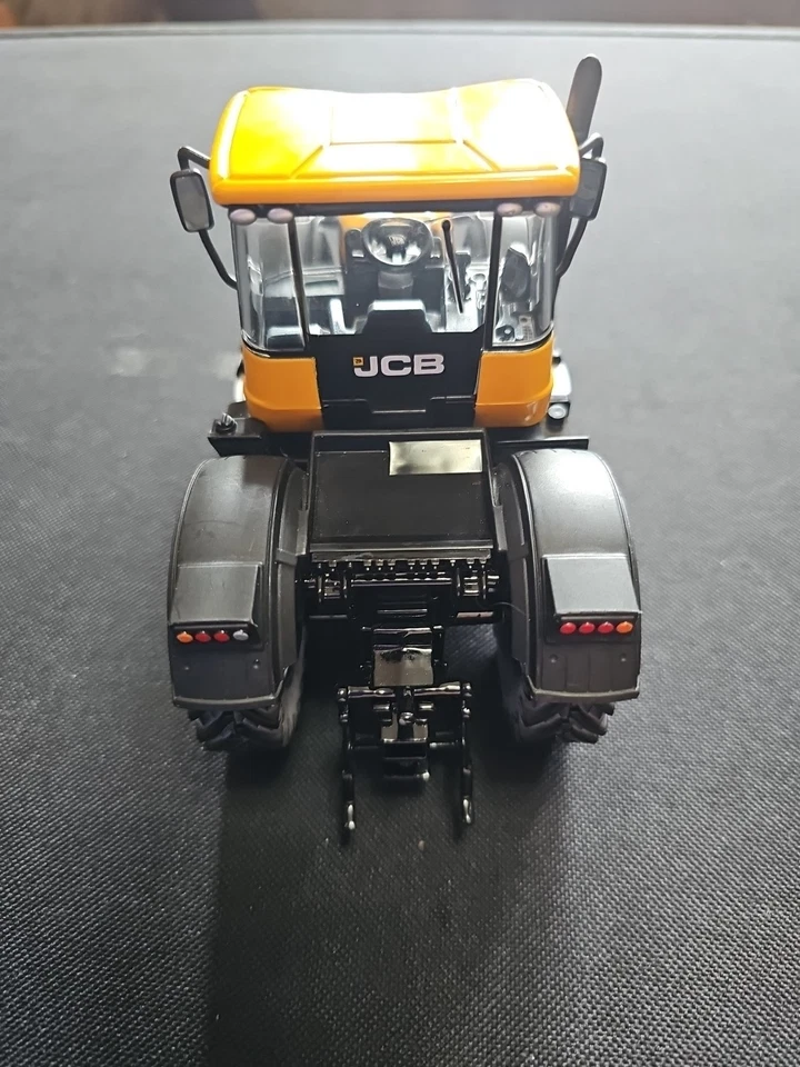 BRITAINS Fasttrac 1/32 Scale Diecast Model. 42762. Used, But Perfect - Image 4 of 4