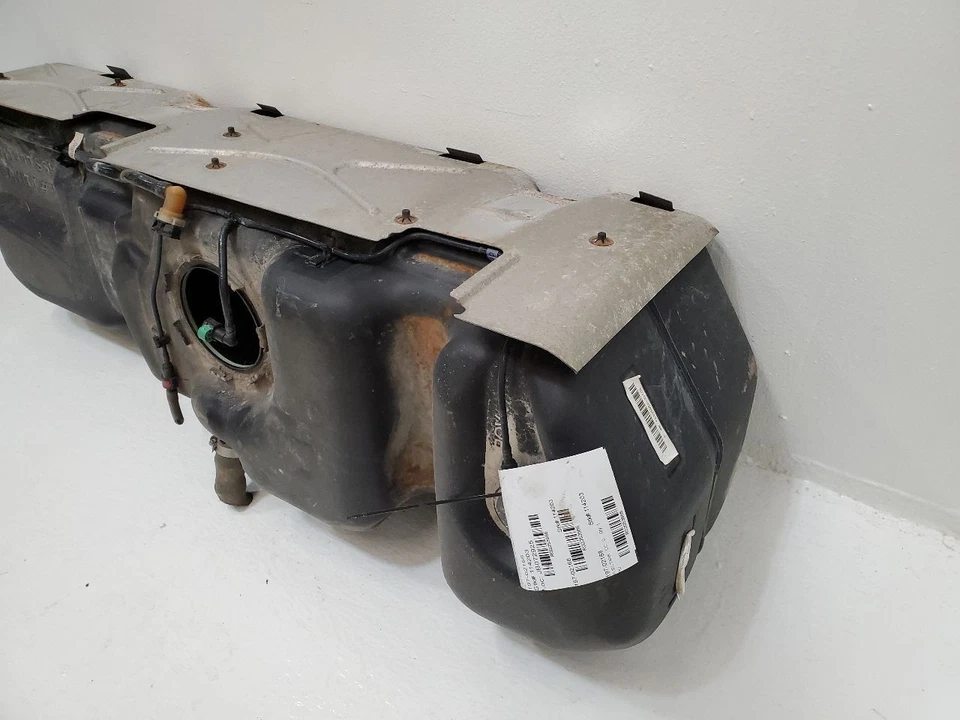 2004 - 2018 GMC SIERRA 1500 PICKUP Fuel Tank Crew Cab Silao Mexico Plant - Image 3 of 4