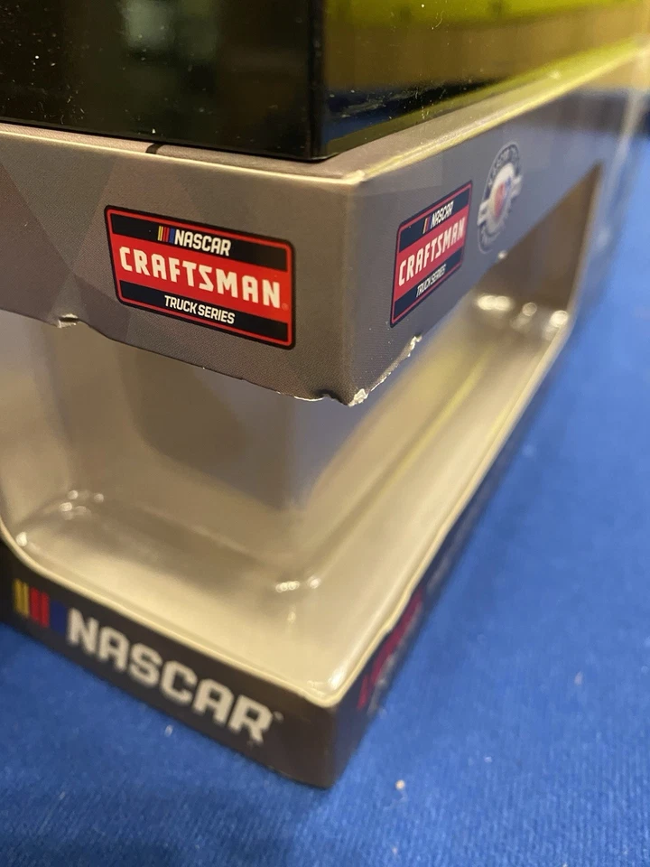 2023 Hailie Deegan #13 ThorSport Mujeres en NASCAR 1/24 Diecast Autografiado con Certificado de Autenticidad Foto 3 de 3