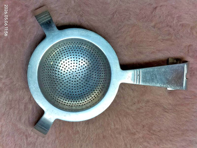 Altes Teesieb aus versilbertem Metall Goldschmied Christofle