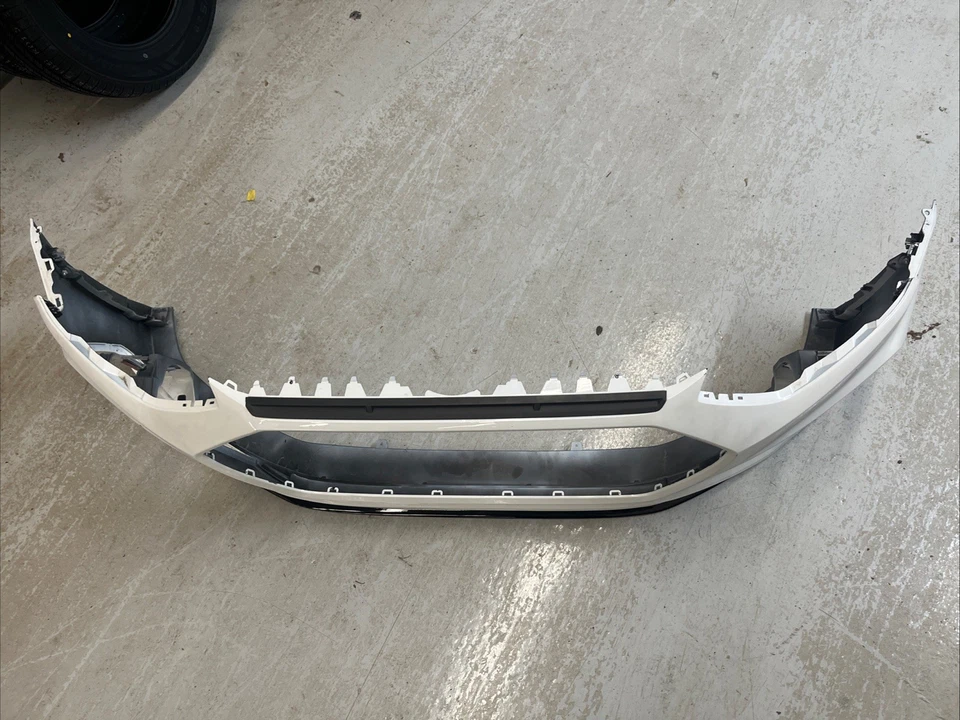 Parachoques delantero blanco recambio Audi A4/S4/RS4 2024 Foto 3 de 3