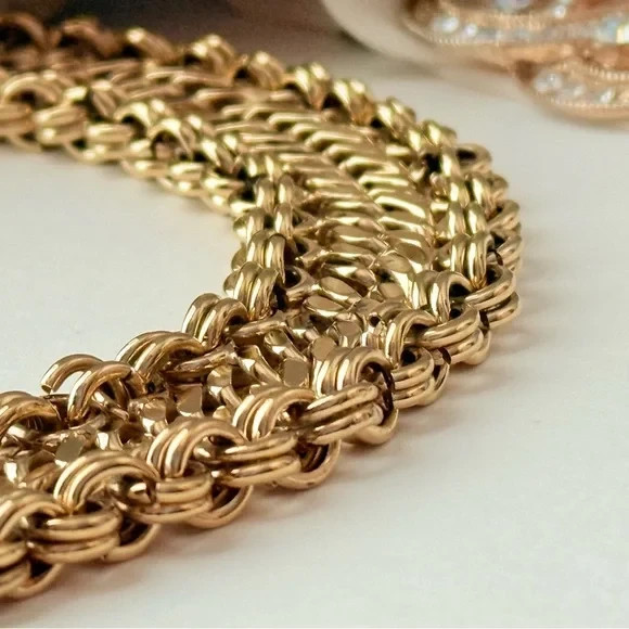 Guy Laroche Necklace Heavy Link Chain Necklace NEEDS REPAIR