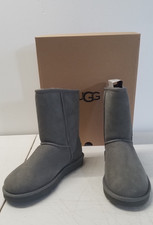 Ugg Classic Short II Boots Sz 9 Grey Mid Calf Sheepskin Lining Treadlite 5065KB