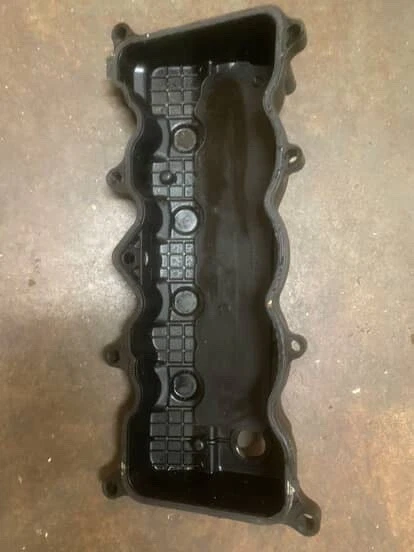 Cubierta de válvula de motor Honda Civic 2006-2011 OEM Foto 2 de 2