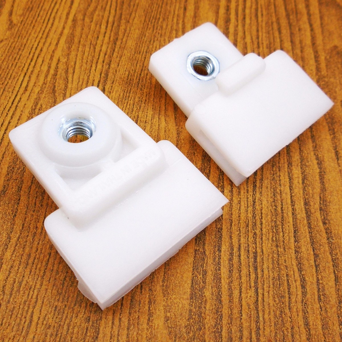 Door Glass Window Track Clips – Fits Holden Rodeo / Trooper / Amigo 1991-1997 (2 Pcs)