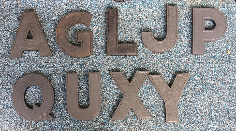 Carpa negra vintage de teatro Wagner Appx 8 1/4" Foto 2 de 2