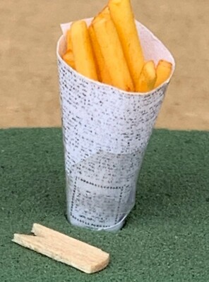Puppenhaus Papier Kegel Portion Chips zum Mitnehmen Pommes Essen Maßstab 1:12 Tumdee