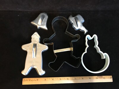 Lot of 5~Cookie Cutters~Cat~Ginger Bread Man(2)~Santa~Bell