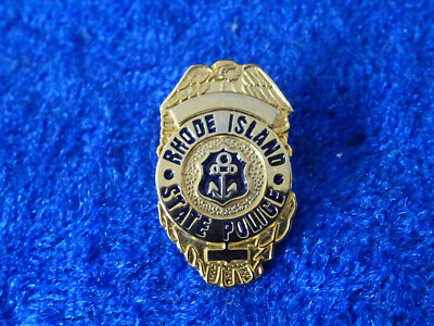 US Pin Badge Abzeichen Crest Rhode Island State Police
