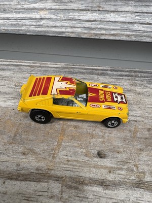 HOT WHEELS***SHOW HOSS II***RARE***YELLOW MUSTANG-BLACKWALL-    