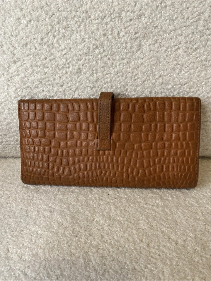 Cartera Bottari con estampado de cocodrilo en relieve en cuero marrón. Foto 2 de 4