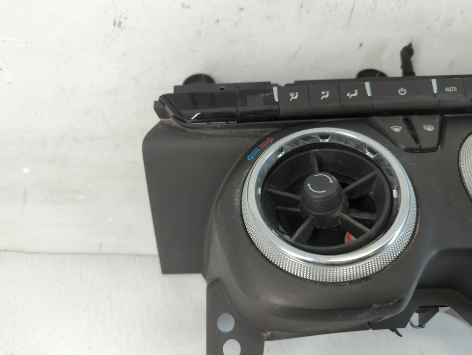 Chevrolet Camaro 2016-2017 aire acondicionado calefacción climatización 84078979 T0JN6 Foto 3 de 4