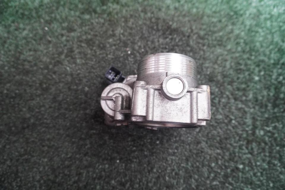 BMW 550i 2009 2010 2011 4,4 L carrocería del acelerador del motor fabricante original 135 k millas A2C53181967 Foto 3 de 4