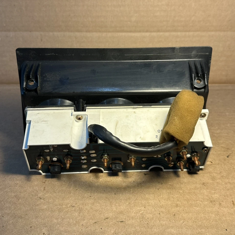 Комплект датчиков температуры масла топлива газа для приборной панели Isuzu Trooper 1988 от оригинального производителя - Изображение 4 из 4