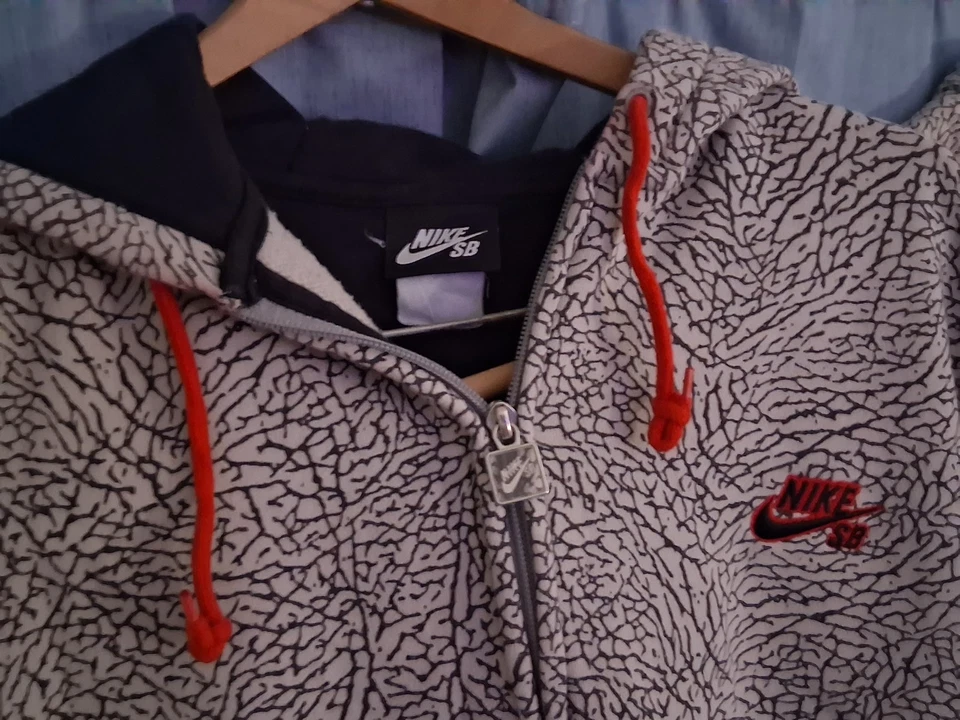 NIKE SB ELEPHANT HOODIE SIZE MEDIUM/LARGE WITH NIKE SB ELEPHANT  PRINT HAT wBELT - Image 4 of 4