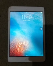 Apple iPad mini 1st Generation. 16GB, Wi-Fi, 7.9 in - White & Silver