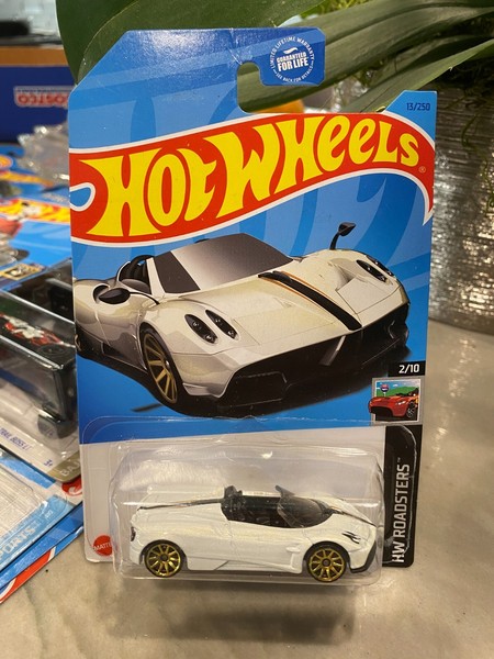 2023 Hot Wheels 13 Hw Roadsters 2/3M17 Pagani Huayra Roadster Weiß Wgold10Sp-image